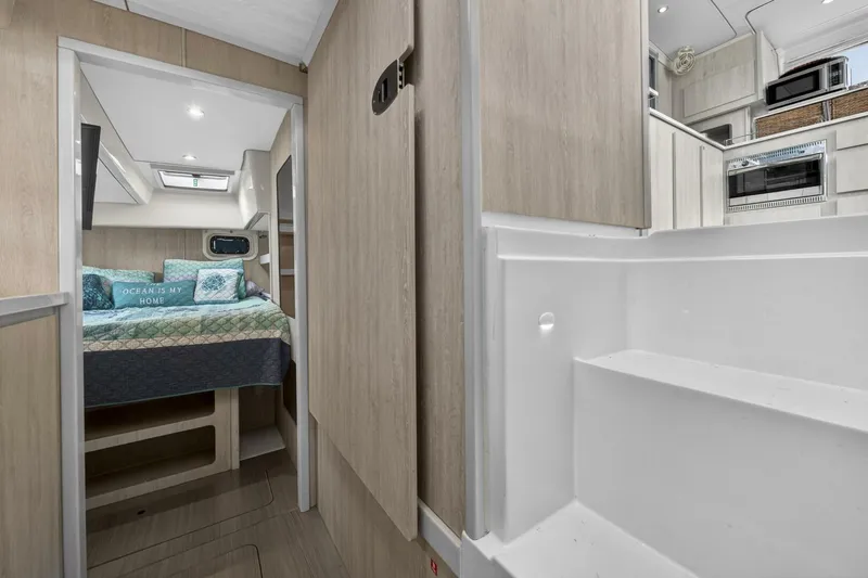 Slide: The Image of Leopard 44 Owners Version 2016 - 5840906