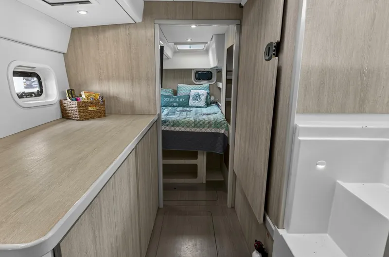 Slide: The Image of Leopard 44 Owners Version 2016 - 5840907