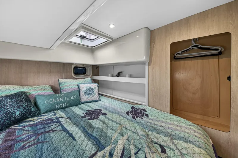 Slide: The Image of Leopard 44 Owners Version 2016 - 5840910