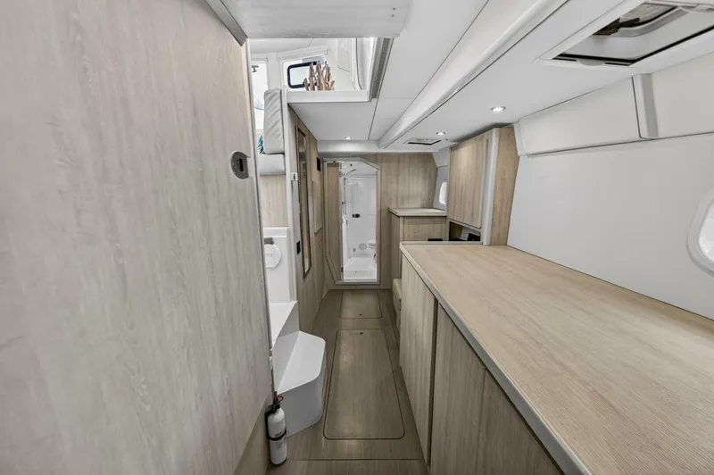 Slide: The Image of Leopard 44 Owners Version 2016 - 5840911