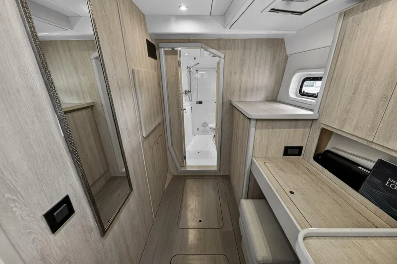 Slide: The Image of Leopard 44 Owners Version 2016 - 5840912