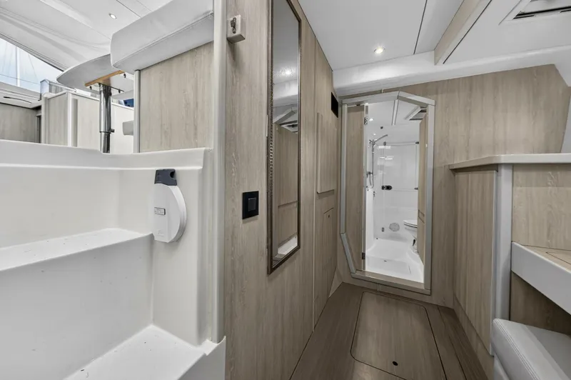 Slide: The Image of Leopard 44 Owners Version 2016 - 5840913