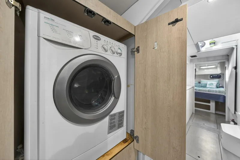 Slide: The Image of Leopard 44 Owners Version 2016 - 5840916