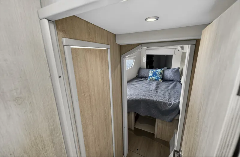 Slide: The Image of Leopard 44 Owners Version 2016 - 5840918