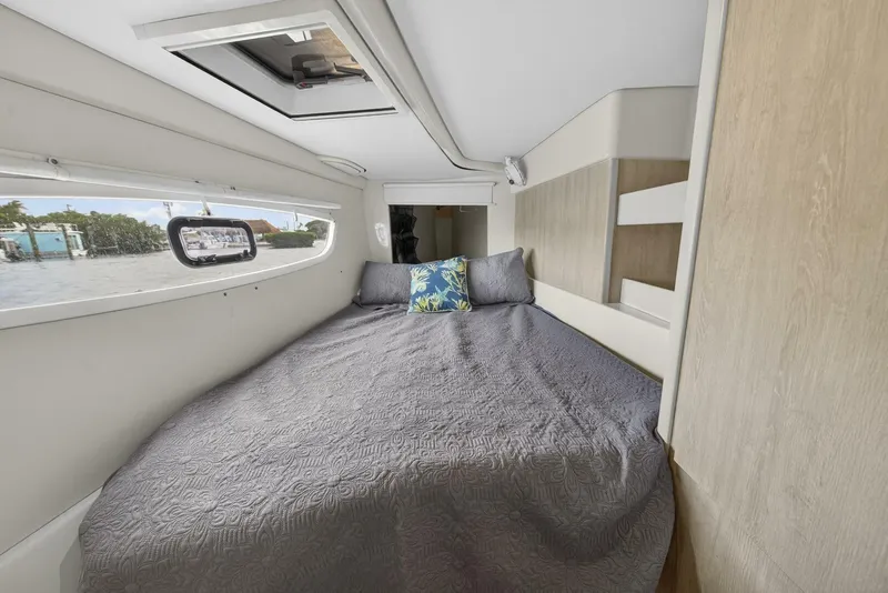 Slide: The Image of Leopard 44 Owners Version 2016 - 5840919