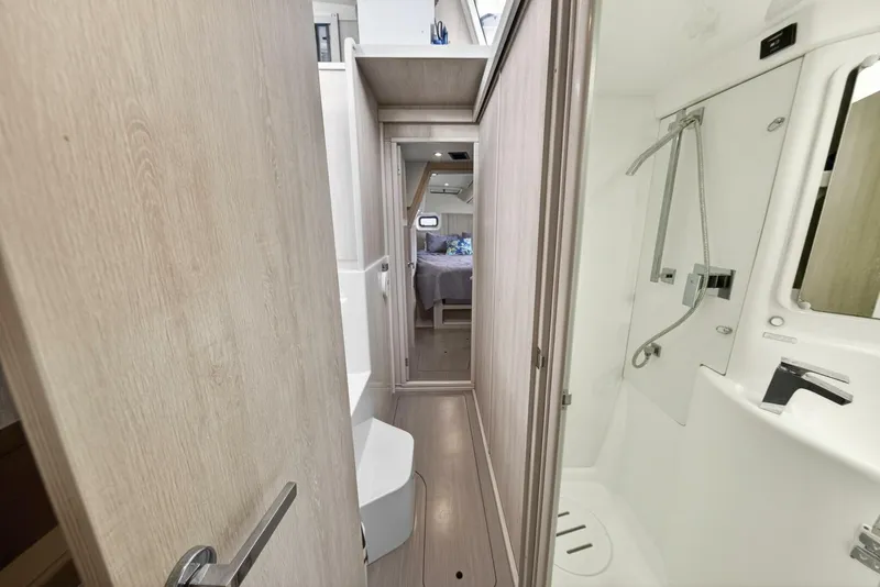 Slide: The Image of Leopard 44 Owners Version 2016 - 5840921