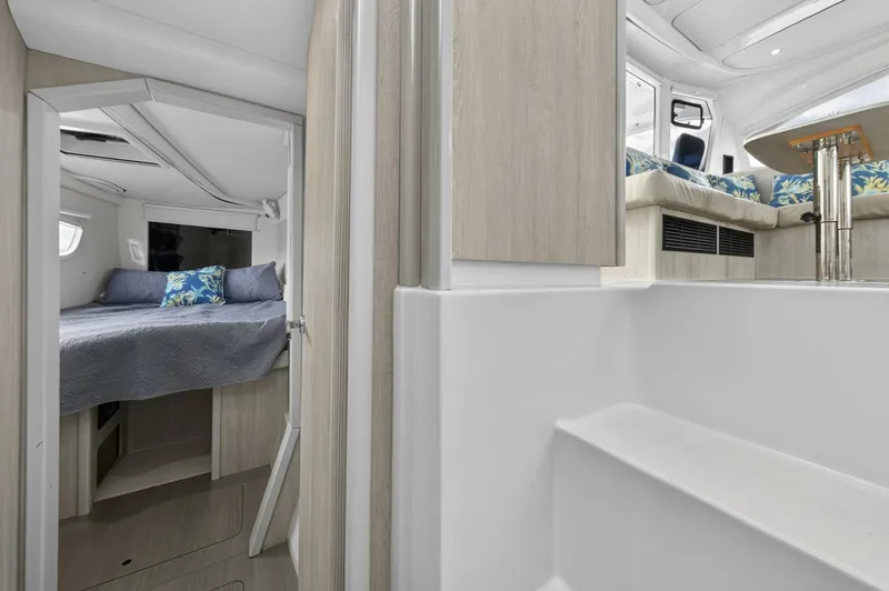 Slide: The Image of Leopard 44 Owners Version 2016 - 5840924