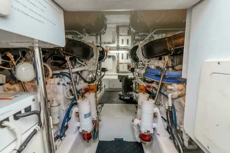 Slide: The Image of 2004 Hatteras 54 Convertible  - 6191306