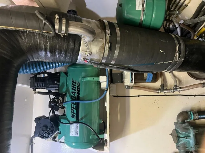 Slide: The Image of Hatteras Motor Yacht 1985 - 5842275