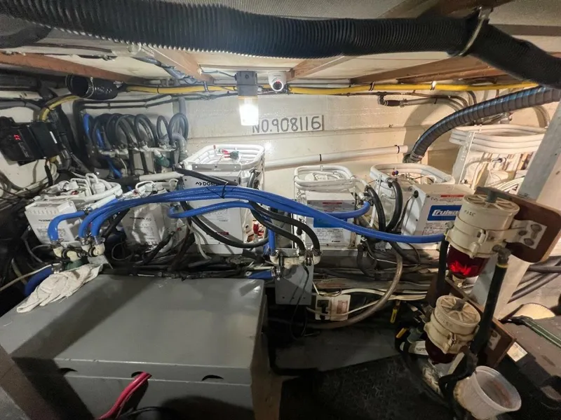 Slide: The Image of Hatteras Motor Yacht 1985 - 5842282