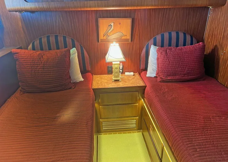 Slide: The Image of Hatteras Motor Yacht 1985 - 5842284