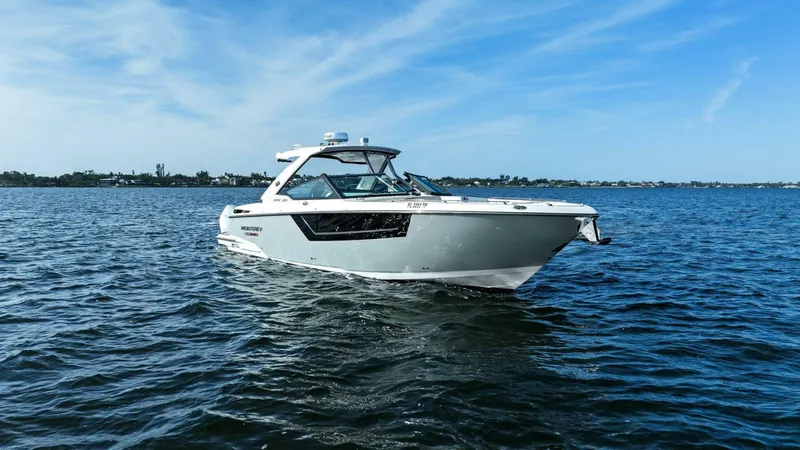 Slide: The Image of 2023 Monterey 385 SS - Profile - 5844406