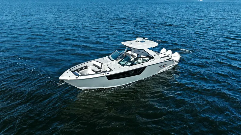 Slide: The Image of 2023 Monterey 385 SS - Profile - 5844403