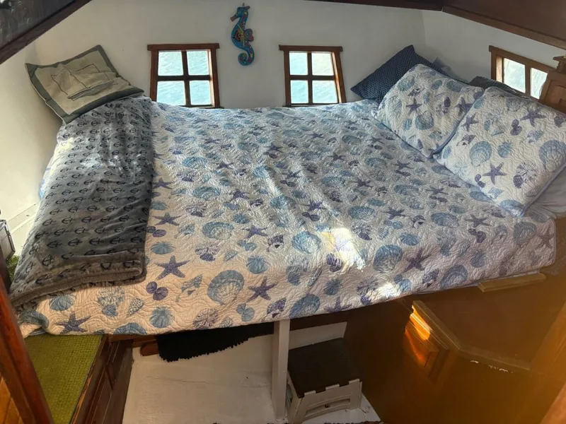 Slide: The Image of Islander Motorsailer 1972 - 5842330