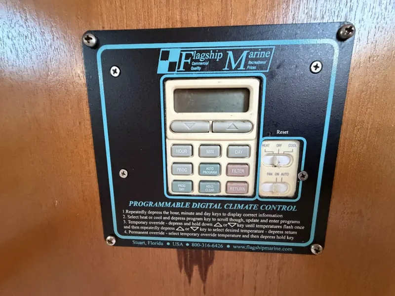 Slide: The Image of Catalina 36 MkII 2001 - 5842610