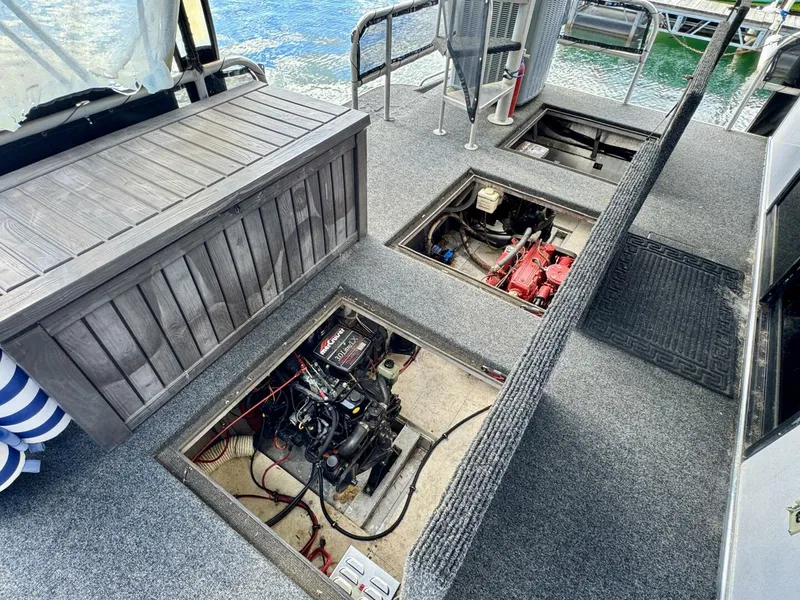 Slide: The Image of Other 16 x 74WB Houseboat 1996 - 5843688