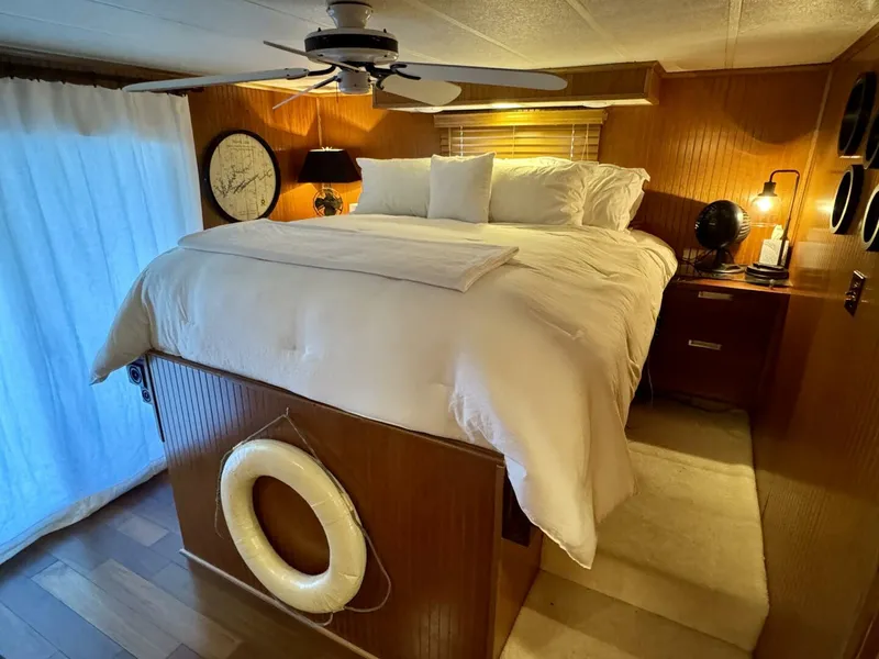 Slide: The Image of Other 16 x 74WB Houseboat 1996 - 5843667