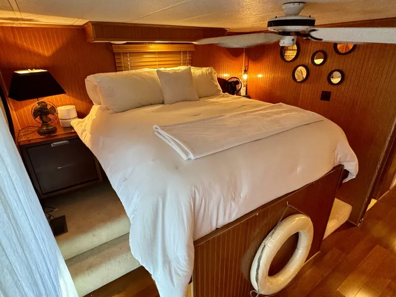 Slide: The Image of Other 16 x 74WB Houseboat 1996 - 5843669