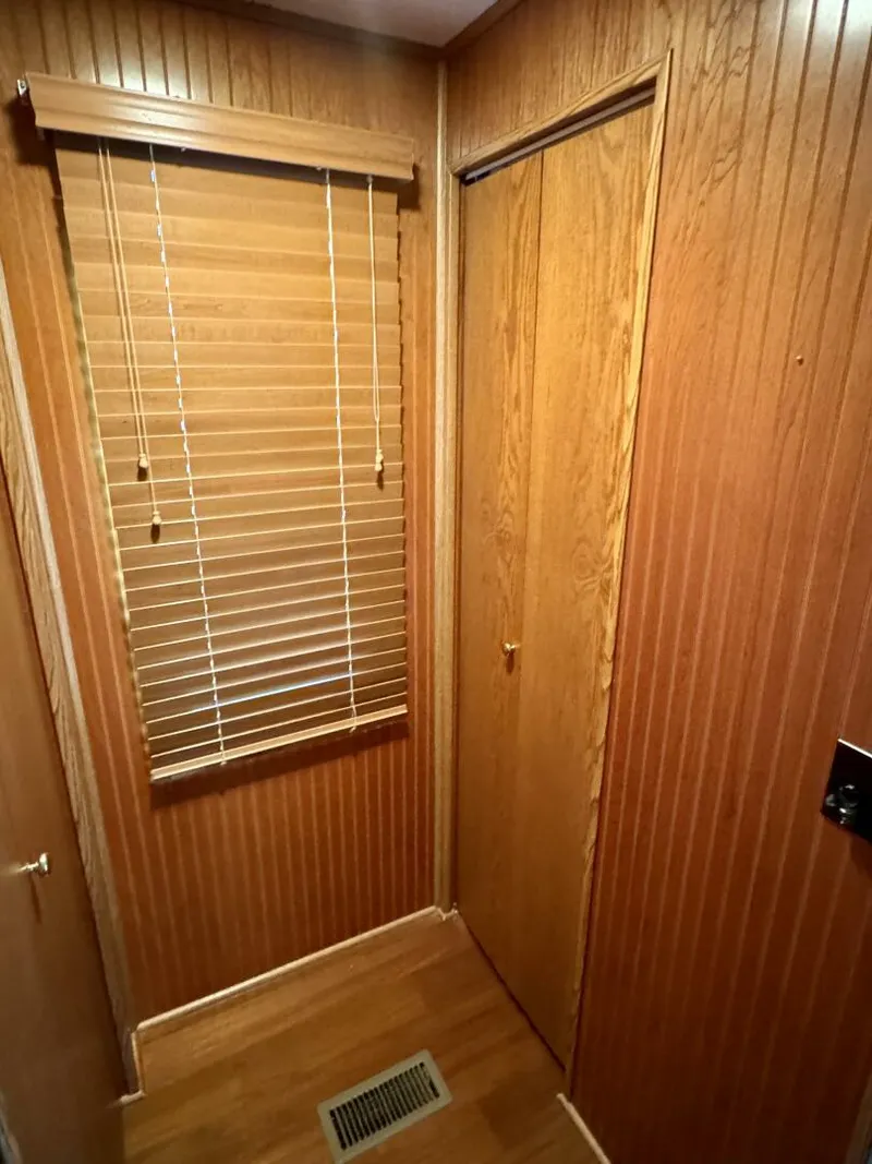 Slide: The Image of Other 16 x 74WB Houseboat 1996 - 5843680