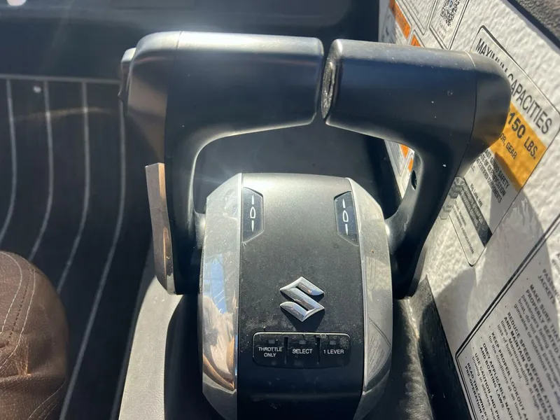 Slide: The Image of Premier 330 Escalante 2023 - 5847305