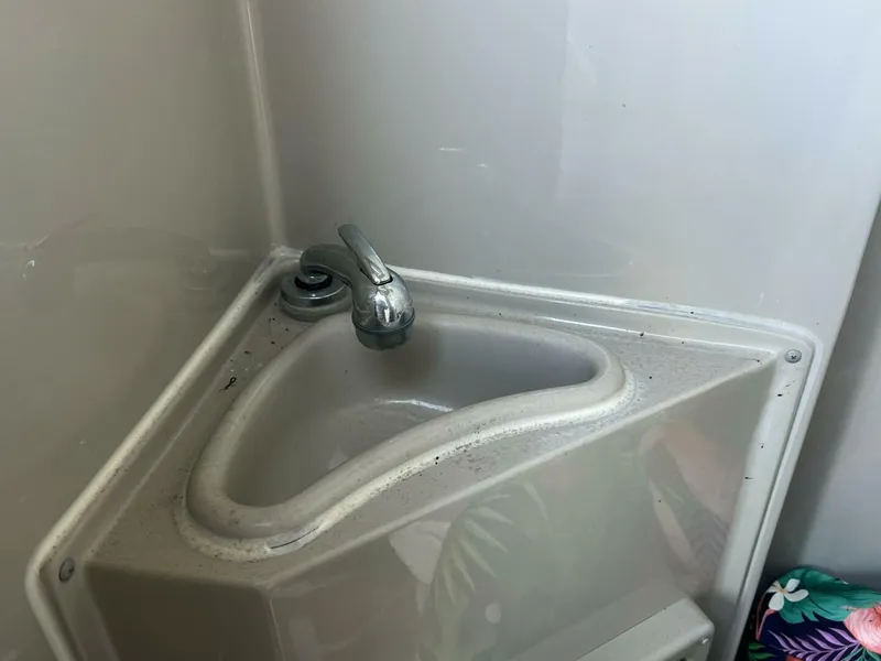 Slide: The Image of Premier 330 Escalante 2023 - 5847320