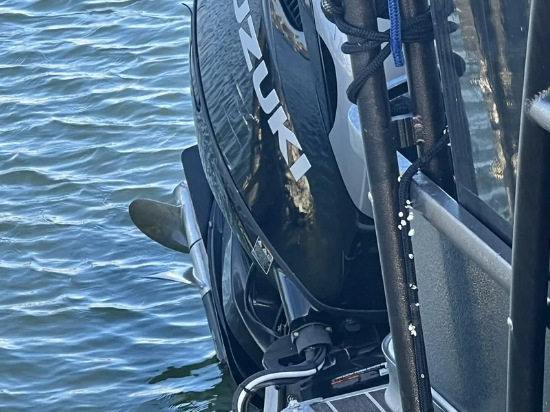 Slide: The Image of scratches on starboard cowling - 5847339