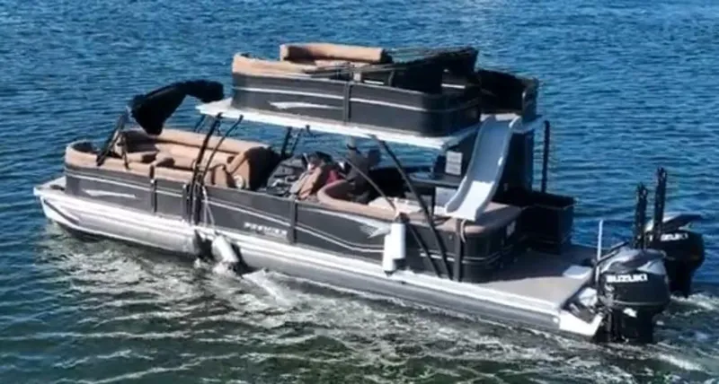 Slide: The Image of Premier 330 Escalante 2023 - 5855828