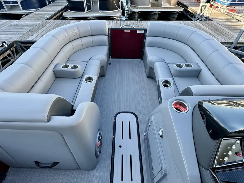 Slide: The Image of Veranda Vertex VTX 22R TritoonFL 2023 - 5844170