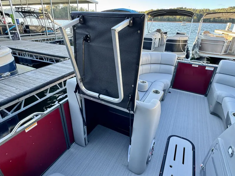 Slide: The Image of Veranda Vertex VTX 22R TritoonFL 2023 - 5844172