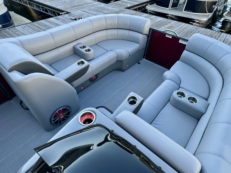 Slide: The Image of Veranda Vertex VTX 22R TritoonFL 2023 - 5844174