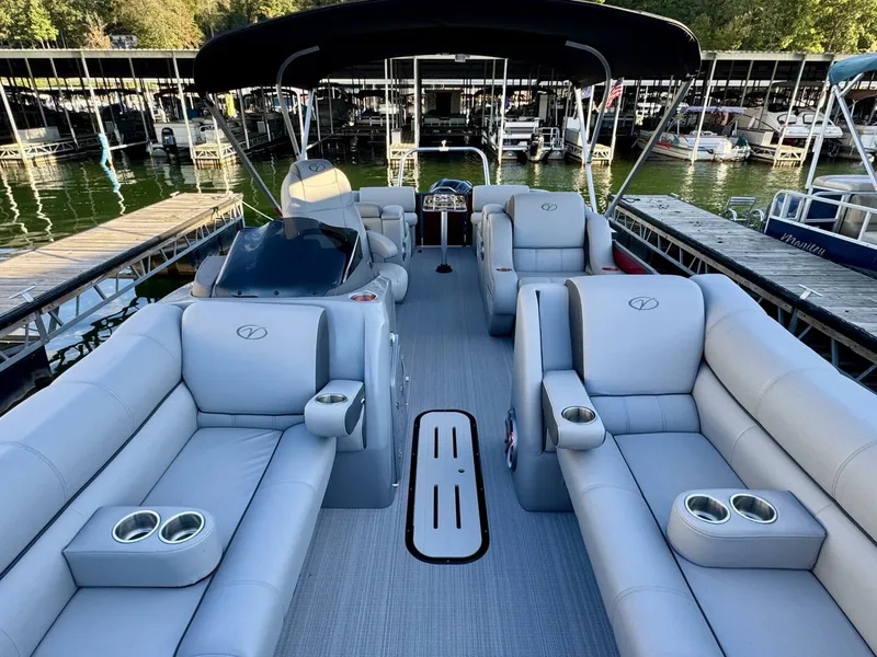 Slide: The Image of Veranda Vertex VTX 22R TritoonFL 2023 - 5844176