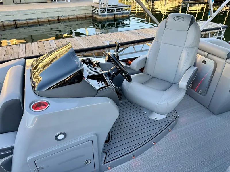 Slide: The Image of Veranda Vertex VTX 22R TritoonFL 2023 - 5844177