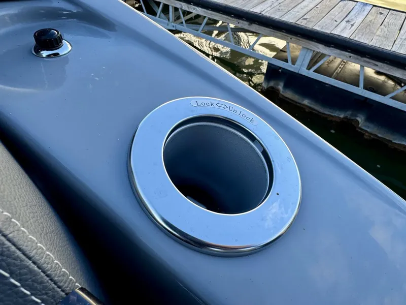 Slide: The Image of Veranda Vertex VTX 22R TritoonFL 2023 - 5844186