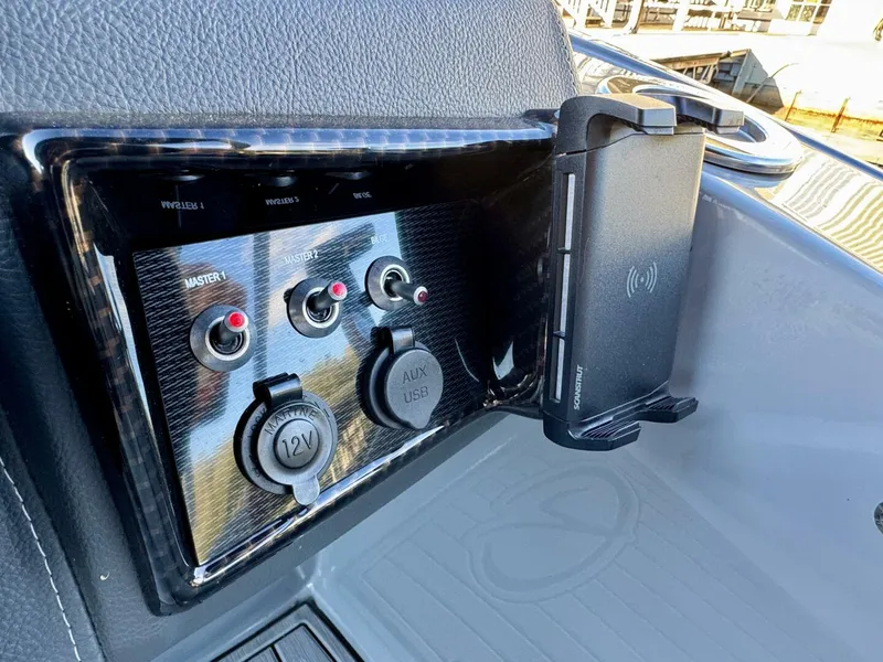 Slide: The Image of Veranda Vertex VTX 22R TritoonFL 2023 - 5844187