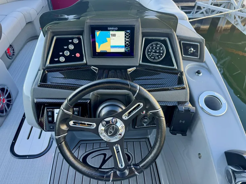 Slide: The Image of Veranda Vertex VTX 22R TritoonFL 2023 - 5844188