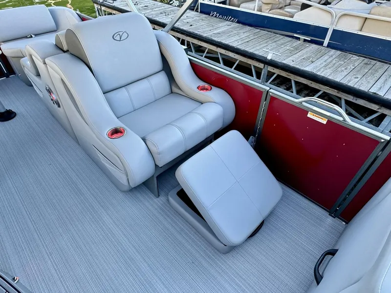 Slide: The Image of Veranda Vertex VTX 22R TritoonFL 2023 - 5844192