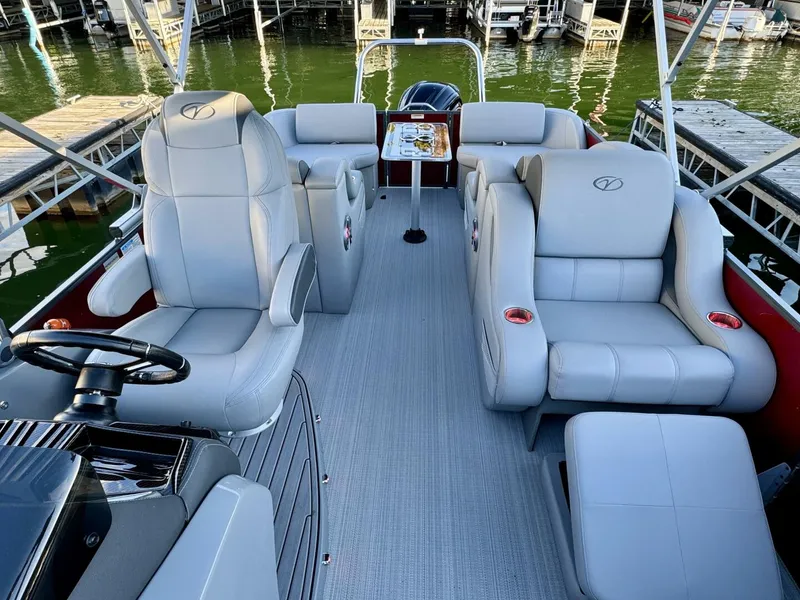 Slide: The Image of Veranda Vertex VTX 22R TritoonFL 2023 - 5844193