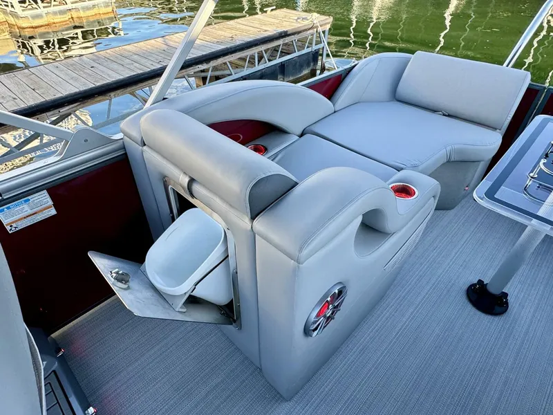 Slide: The Image of Veranda Vertex VTX 22R TritoonFL 2023 - 5844196