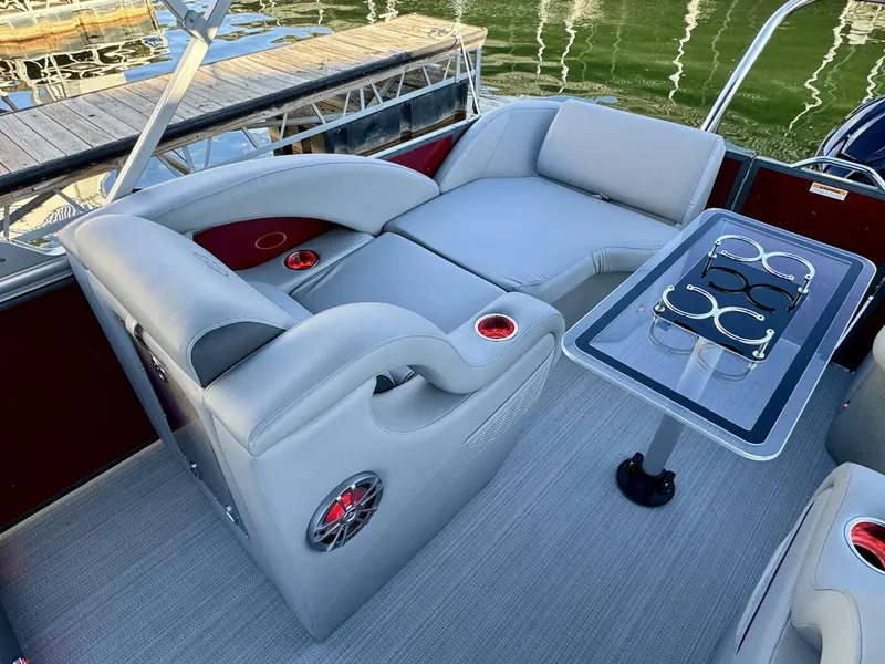 Slide: The Image of Veranda Vertex VTX 22R TritoonFL 2023 - 5844197