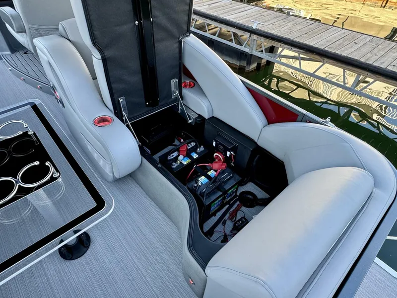 Slide: The Image of Veranda Vertex VTX 22R TritoonFL 2023 - 5844199