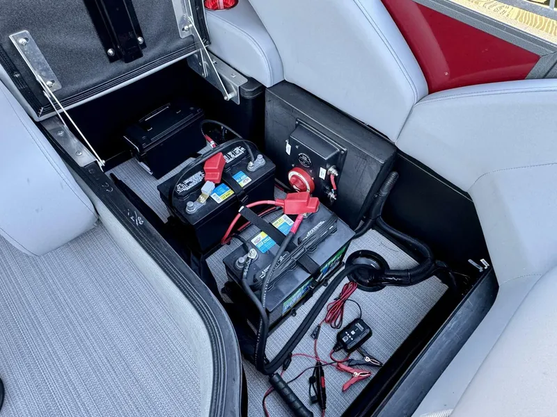 Slide: The Image of Veranda Vertex VTX 22R TritoonFL 2023 - 5844200