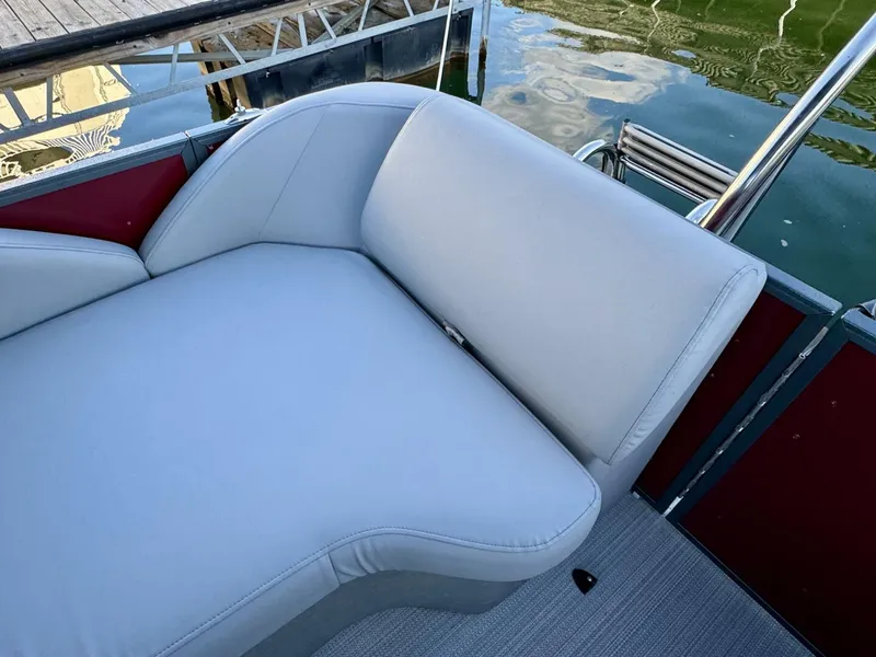 Slide: The Image of Veranda Vertex VTX 22R TritoonFL 2023 - 5844202