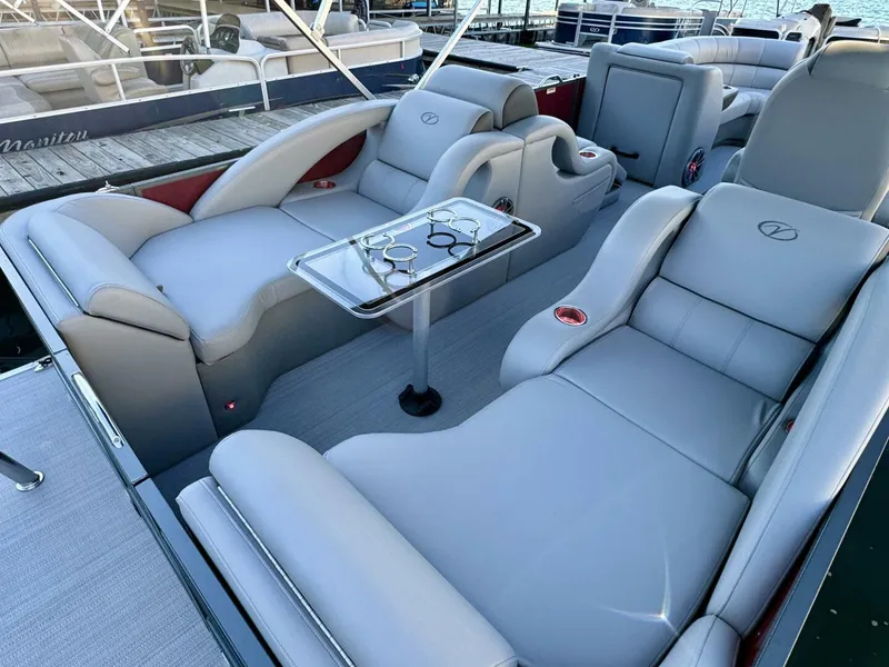 Slide: The Image of Veranda Vertex VTX 22R TritoonFL 2023 - 5844204