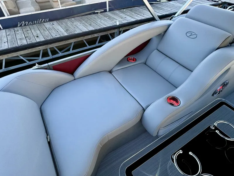 Slide: The Image of Veranda Vertex VTX 22R TritoonFL 2023 - 5844207