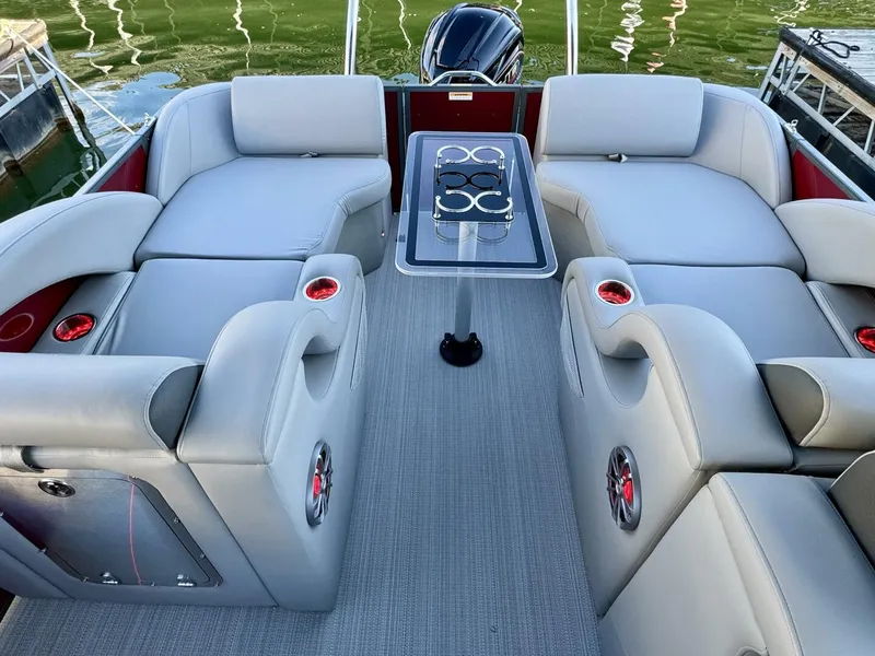 Slide: The Image of Veranda Vertex VTX 22R TritoonFL 2023 - 5844213