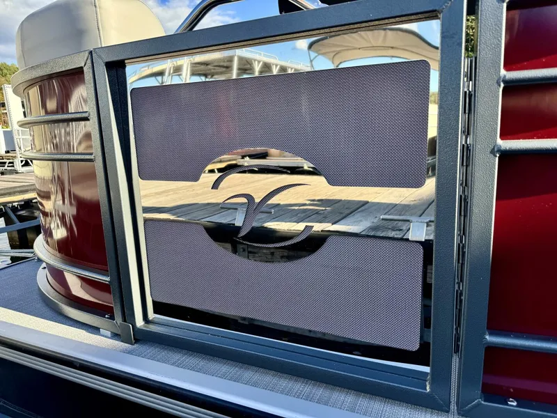 Slide: The Image of Veranda Vertex VTX 22R TritoonFL 2023 - 5844242