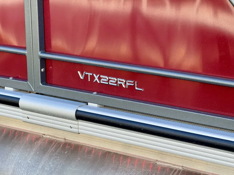 Slide: The Image of Veranda Vertex VTX 22R TritoonFL 2023 - 5844246