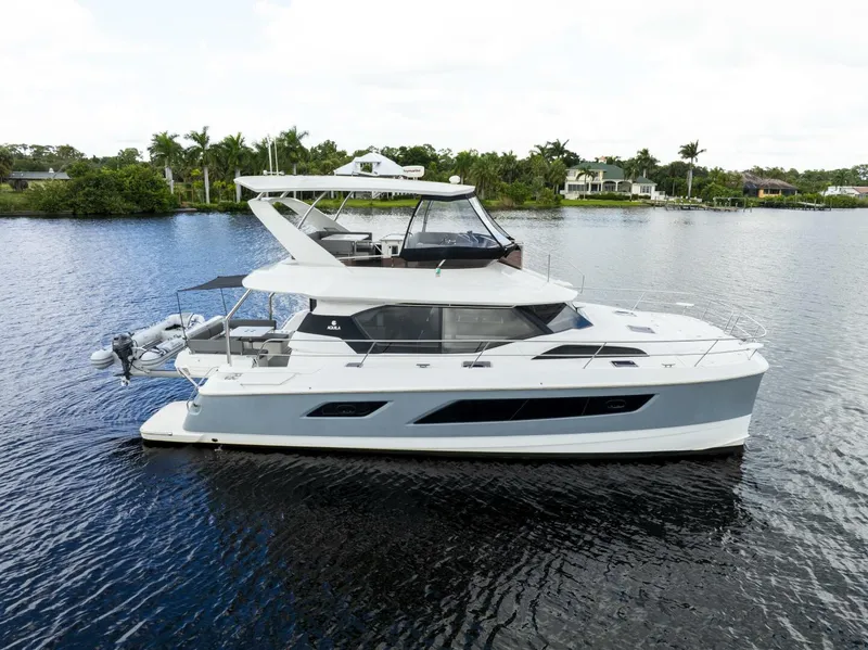 Slide: The Image of Aquila 44 2019 - 5843062