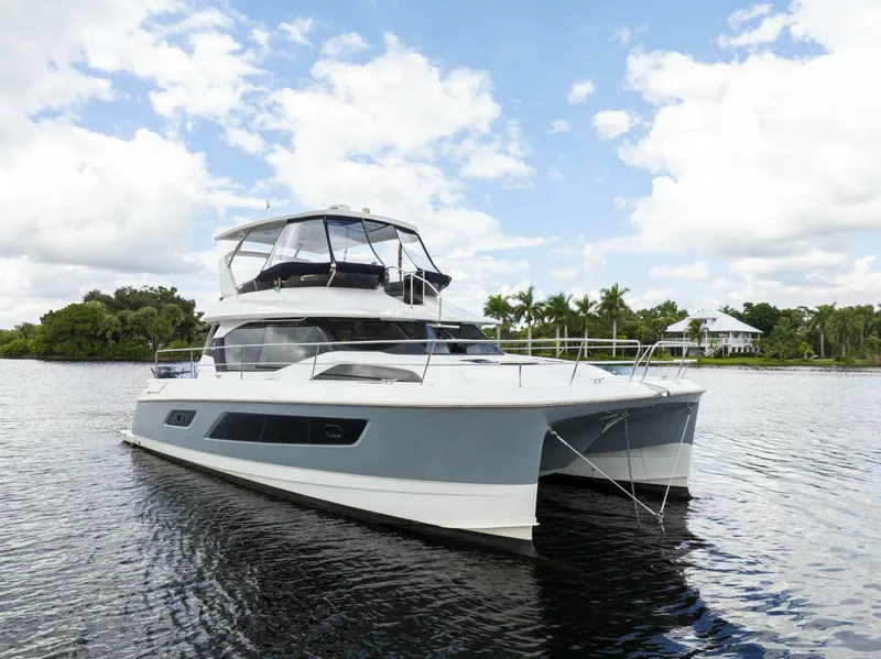 Slide: The Image of Aquila 44 2019 - 5843065