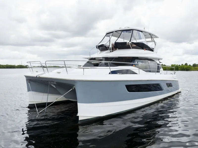 Slide: The Image of Aquila 44 2019 - 5843067